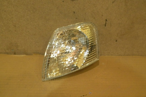 Габарит левый (белый) Volkswagen Passat 1996-2000 (DEPO / Тайвань)