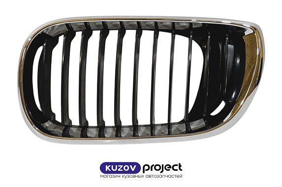 Решетка радиатора левая хром BMW 3Series E46 2001-2005 (Китай)